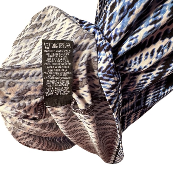 Ronni Nicole Shift Dress Sz 8 Navy And Blue - With small stain - Picture 5 of 7